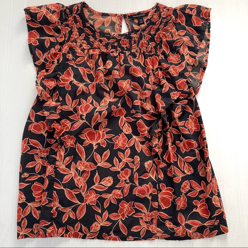 BANANA REPUBLIC FACTORY RUFFLE SMOCKED BLOUSE SIZE XS